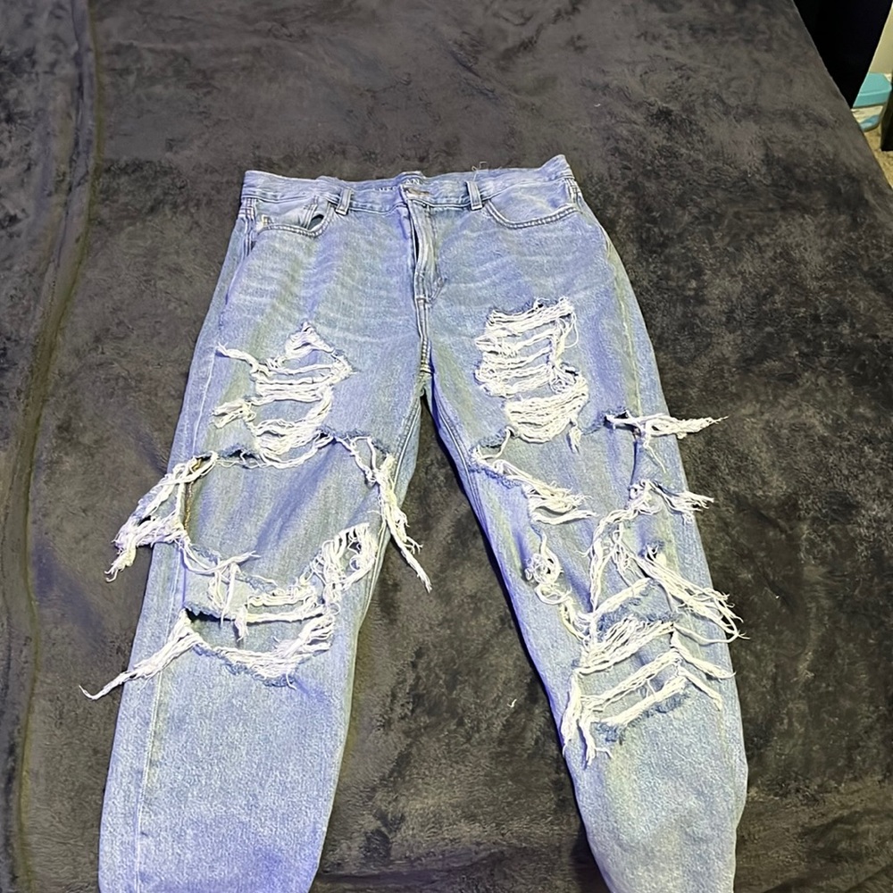 American Eagle size 16 distressed boyfriend jeans